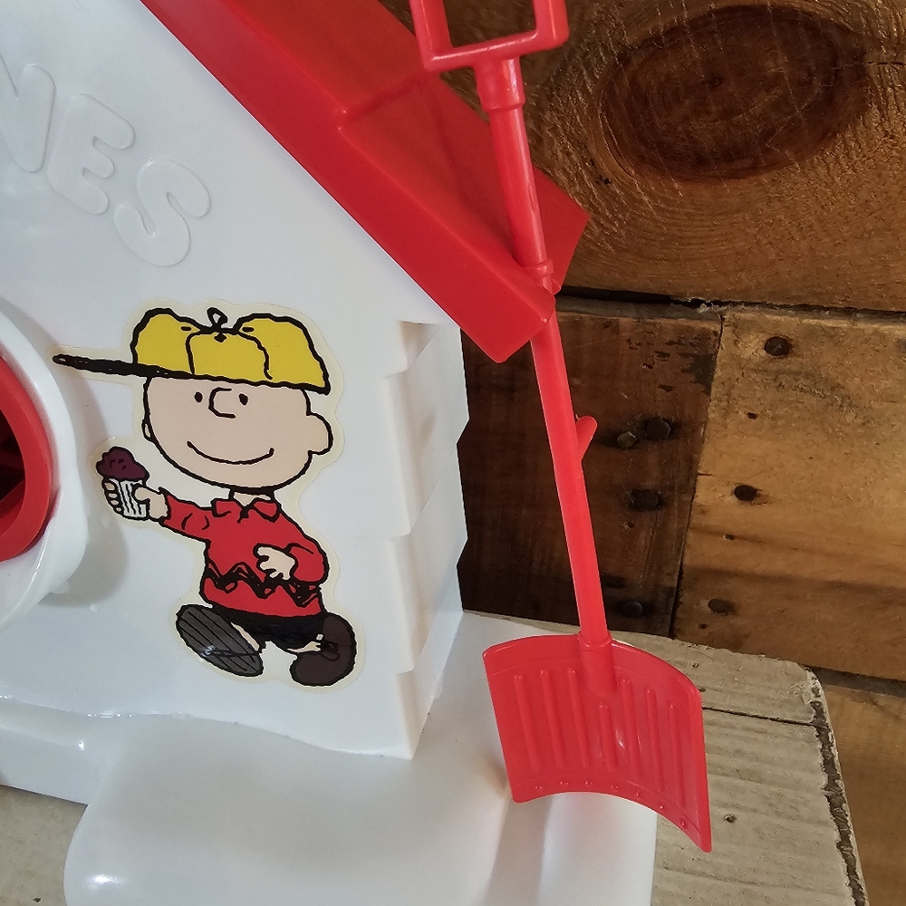 Vintage 1999 Snoopy & Friends Sno-cone Machine - Picture 6 of 14